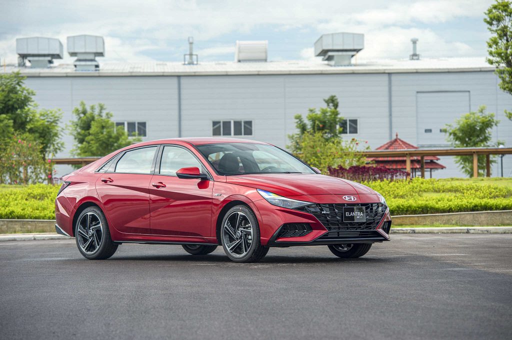 Giá Hyundai Elantra